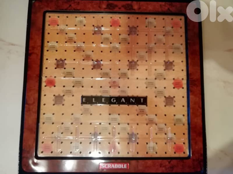 Scrabble Deluxe Tile Lock Game elegant Low Profile Turntable complete 1