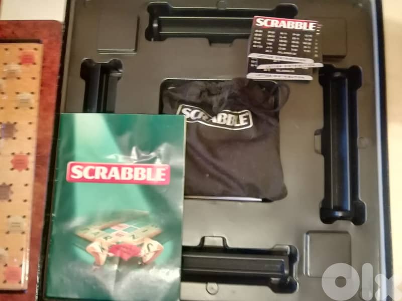 Scrabble Deluxe Tile Lock Game elegant Low Profile Turntable complete 2