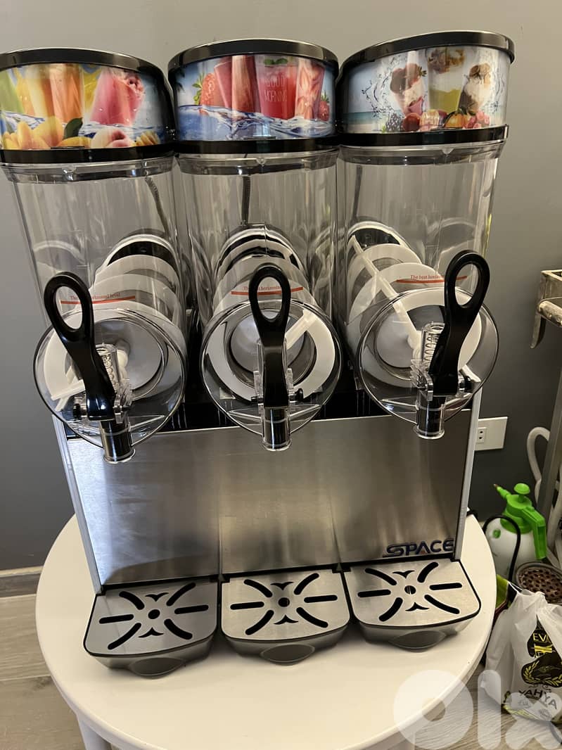 Slush Machine with 3 Bowls spaces 0