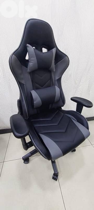Gaming chair 0