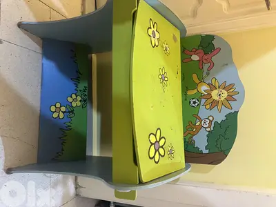 Wooden Study Desk -مكتب خشبي ملون