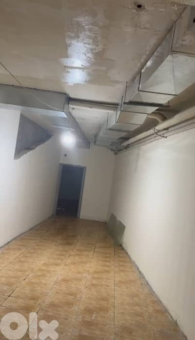 مستودع للايجار في السيوفي Depot for rent in Sioufi