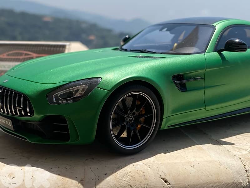 mercedes benz gt diecast resin model car scale 1/18 by gt spirit 4