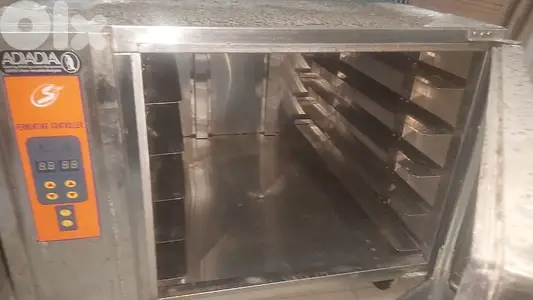 مخمر كرواسون و معجنات و سينامون رول