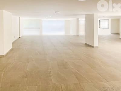 Showroom for sale in Mansourieh صالة عرض للبيع في المنصورية