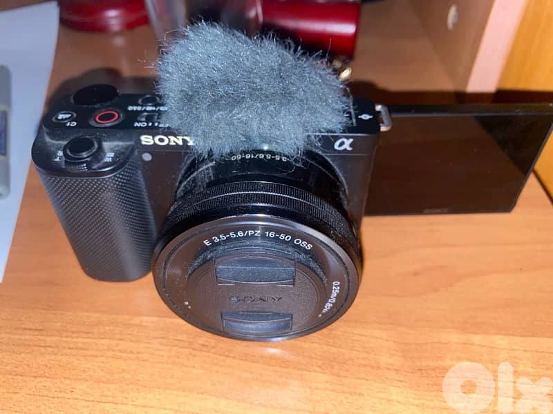 Sony ZV e10 camera (barely used) 2