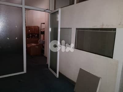 مستوضع للايجار في بدارو Depot for rent in Badaro