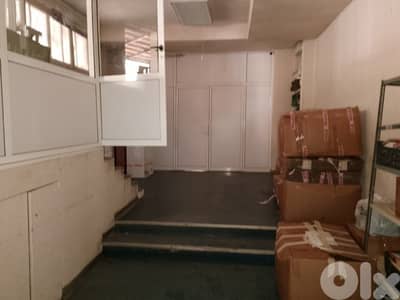 مستوضع للايجار في بدارو Depot for rent in Badaro