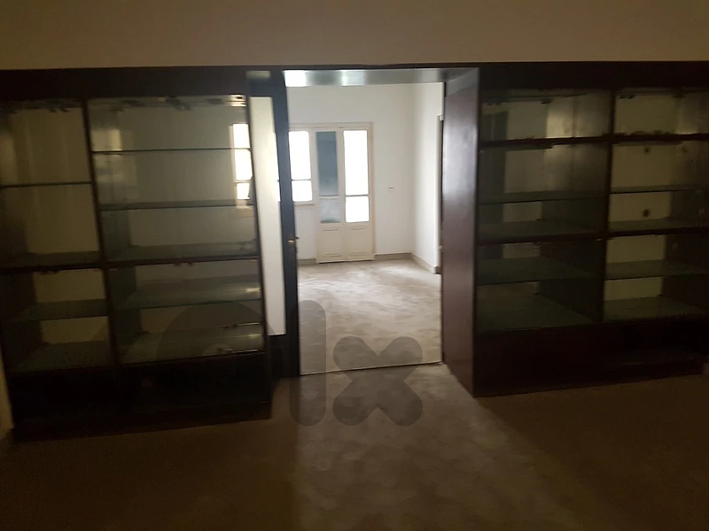 Apartment For Sale In Achrafieh شقة للبيع في الاشرفية |Need Renovation