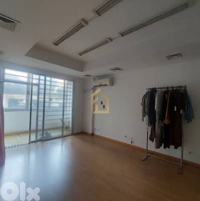 Showroom for rent in Achrafieh JD195 صالة عرض للإيجار في الأشرفية