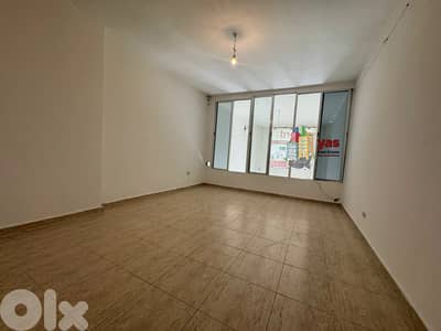 Adonis 230m2 | Rent | Shop | 2 floors | Accessible |EL |