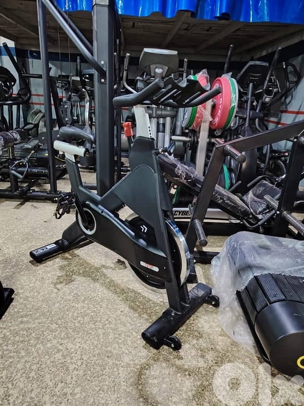 spinning bike  new  for gym 2