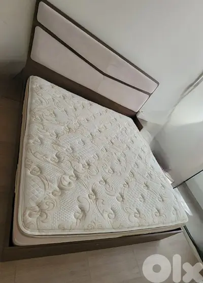 king size bed + high quality mattress