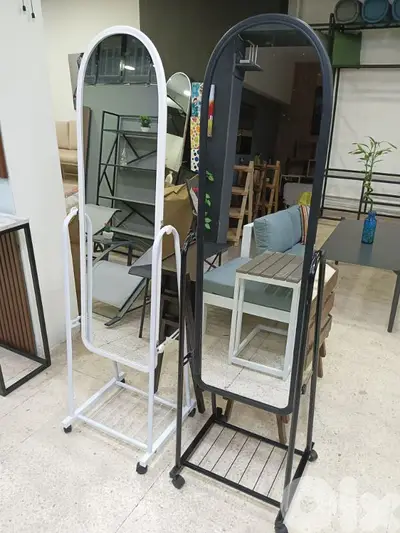 مرايا حديد مع دواليب