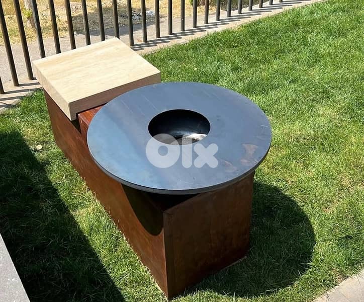 barbecue wood and charcoal grill BBQ 2