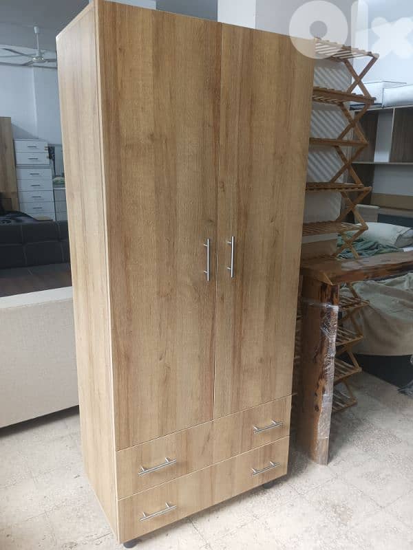 wardrobe 0