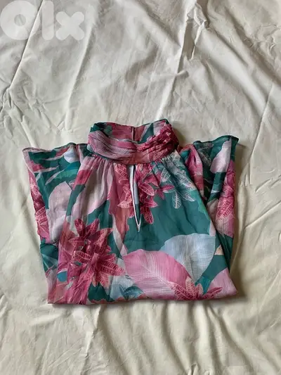 Floral too size 14