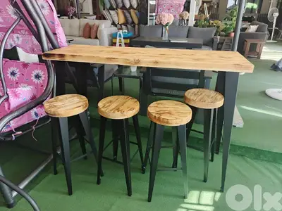 bar with chairs بار حديد مع خشب سويدي