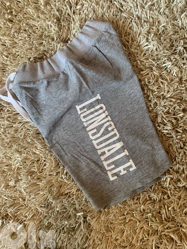 LONSDALE. Short 4