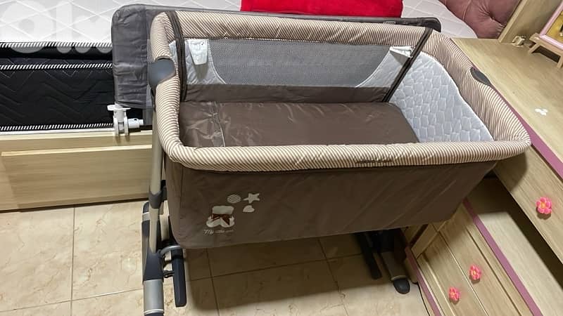 baby bed side 0