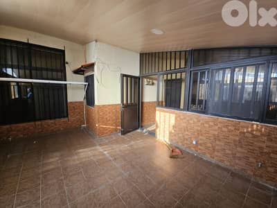 RWB417EA - Apartment for sale in Bouar on the sea side