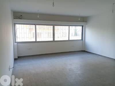 Offices For Rent In  Medawar ( high way ) مكاتب للاجار في المدور