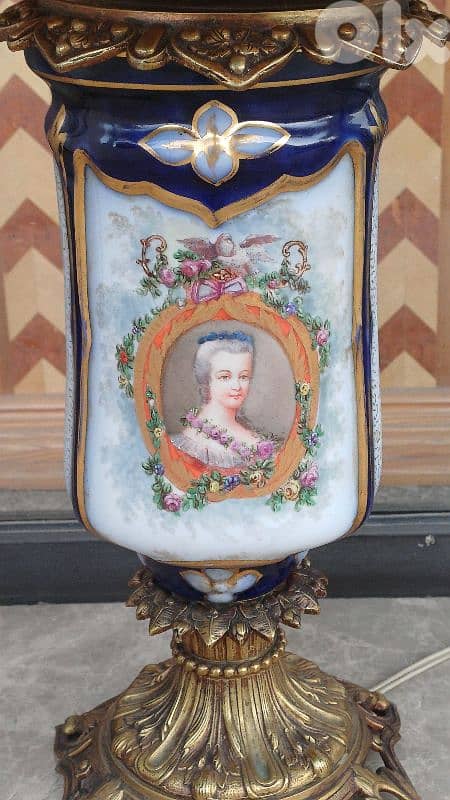 antique 4