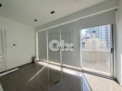 Office or Clinic in Ain Mreisseh مكتب أو عيادة للإيجار في عين المريسة