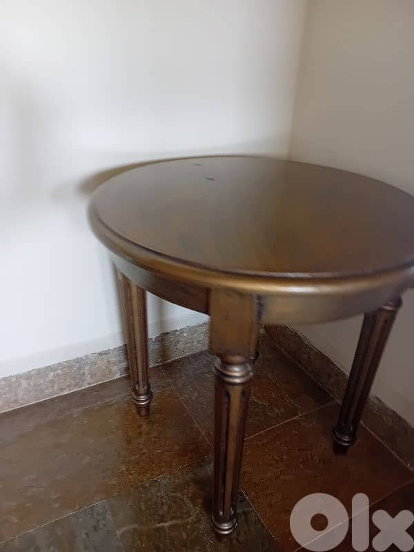 Armchair with round table 1