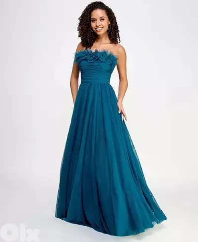 Juniors' Flower-Neck Ruched Strapless Ballgown