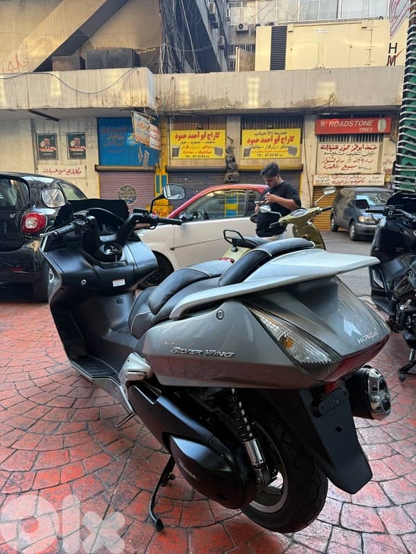 Honda Silverwing Japanese 4
