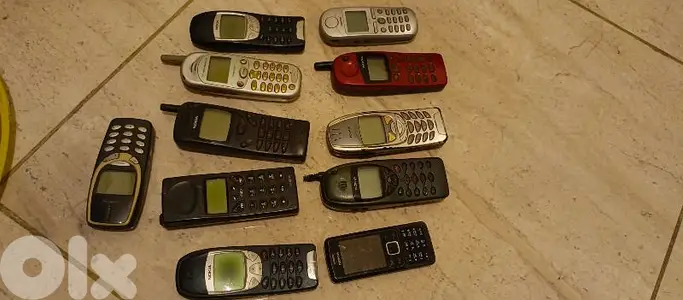 مجموعة تلفونات قديمة مجموعة تلفونات قديمة