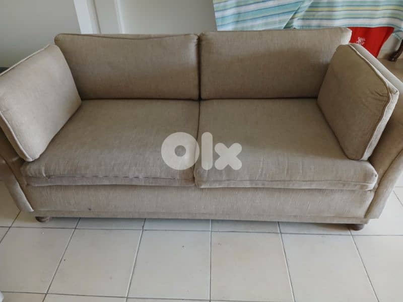 2 sofas 0