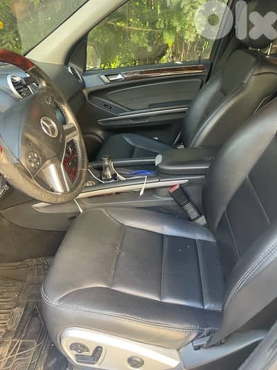 Mercedes-Benz ML-Class 2010