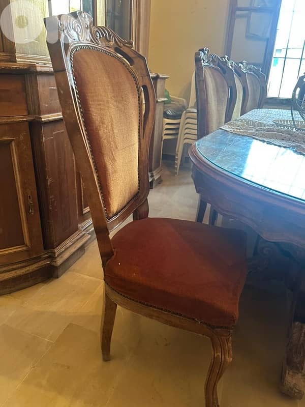 Vintage full Dinning Room Table, chairs, and buffet 2