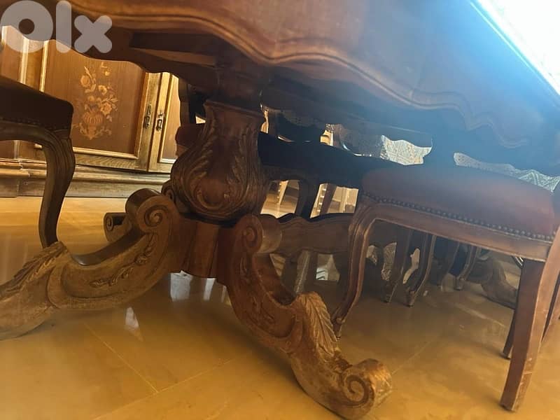 Vintage full Dinning Room Table, chairs, and buffet 3