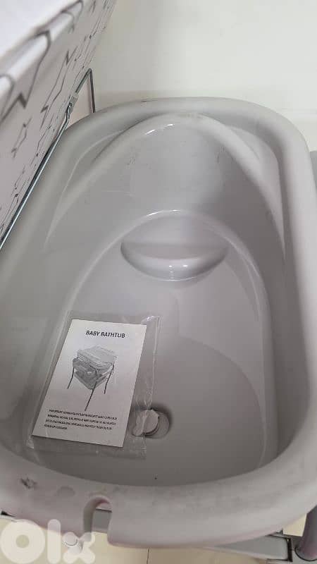 bath tub with changing table 1