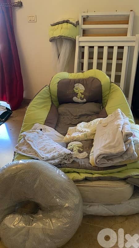 Crib, 2 mattresses, 7 blankets & mosquito net تخت بيبي مع ٧ أغطية وطقم 1