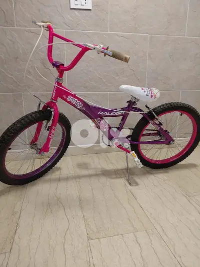 pink Raleigh bycicle