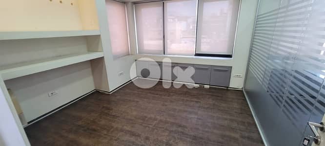 Office For Rent In Burj Hamoud مكتب للاجار في برج حمود