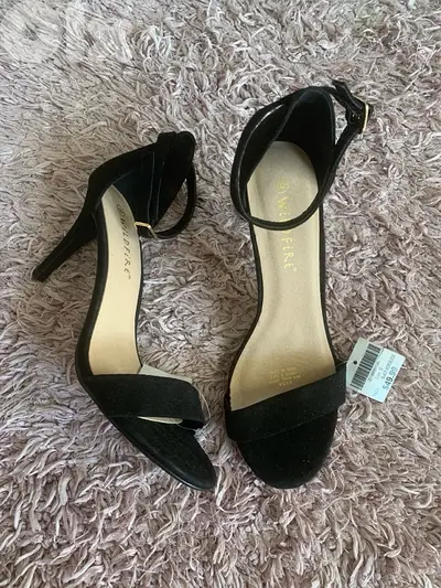 New Black heels size 9