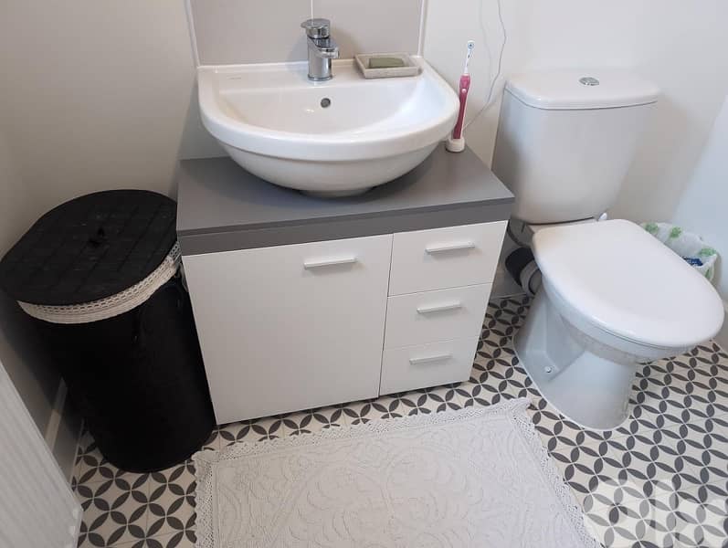 under sink cabinet 0