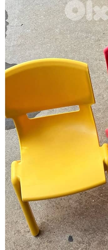 chair plastic very good quality available in 3 colors 0