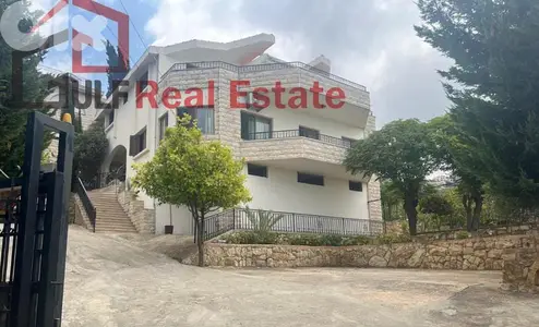 Luxury villa super catchy deal in Aytat