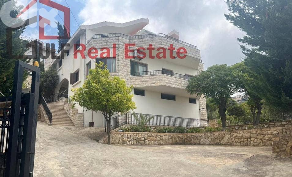 Luxury villa super catchy deal in Aytat 0