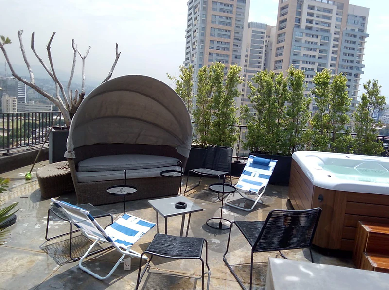 Achrafieh/Stunning Penthouse for sale + Terrace + Jaccuzi