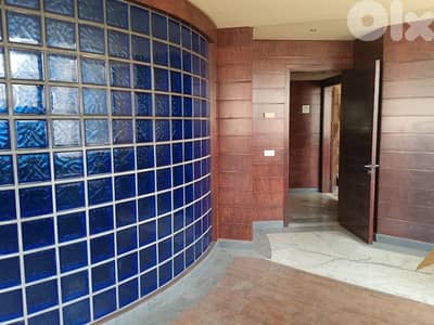 Spacious offices for rent in Achrafieh مكتب للايجار في الاشرفية
