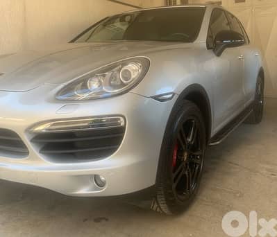 Brand New Porsche Cayenne S / odo 95000 km Only