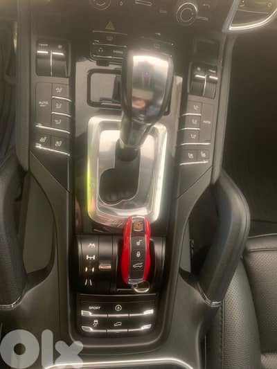 Brand New Porsche Cayenne S / odo 95000 km Only
