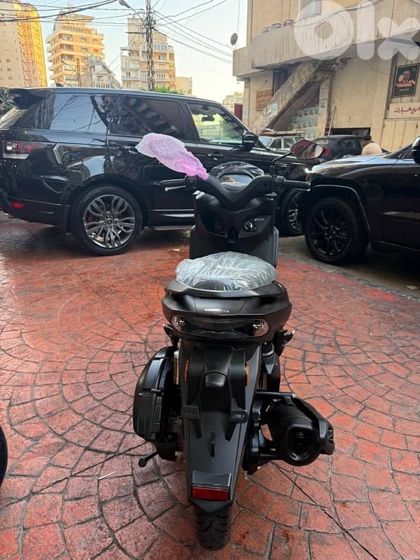 Yamaha Lexi S  2025 okm 6